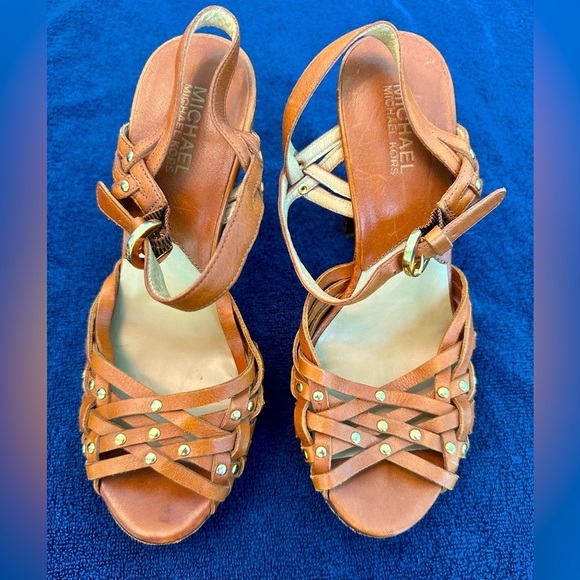 🎉Michael by Michael Kors Classic Brown Leather 5” Heels w/Gold Accents Size 8 - Picture 1 of 13